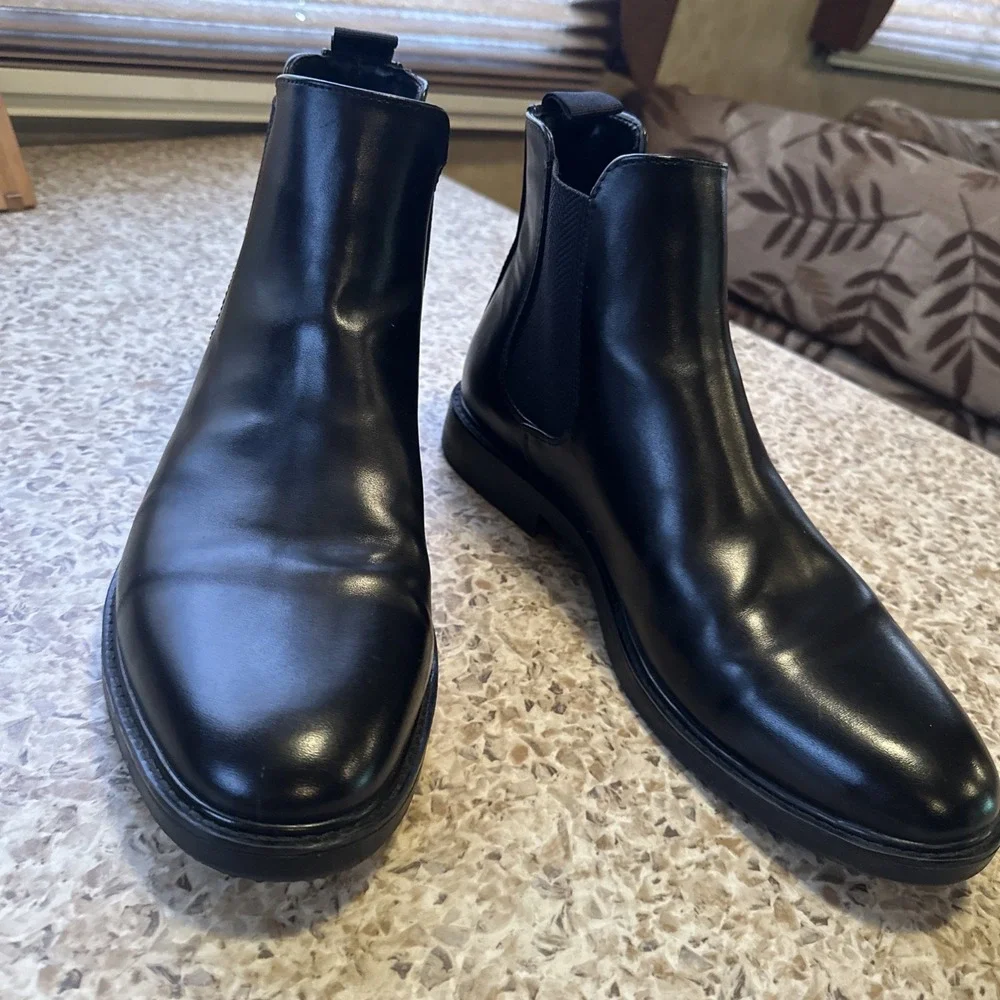 Kenneth Cole Unlisted Peyton Chelsea Boots Mens 10 Black Ankle Pull On Boot